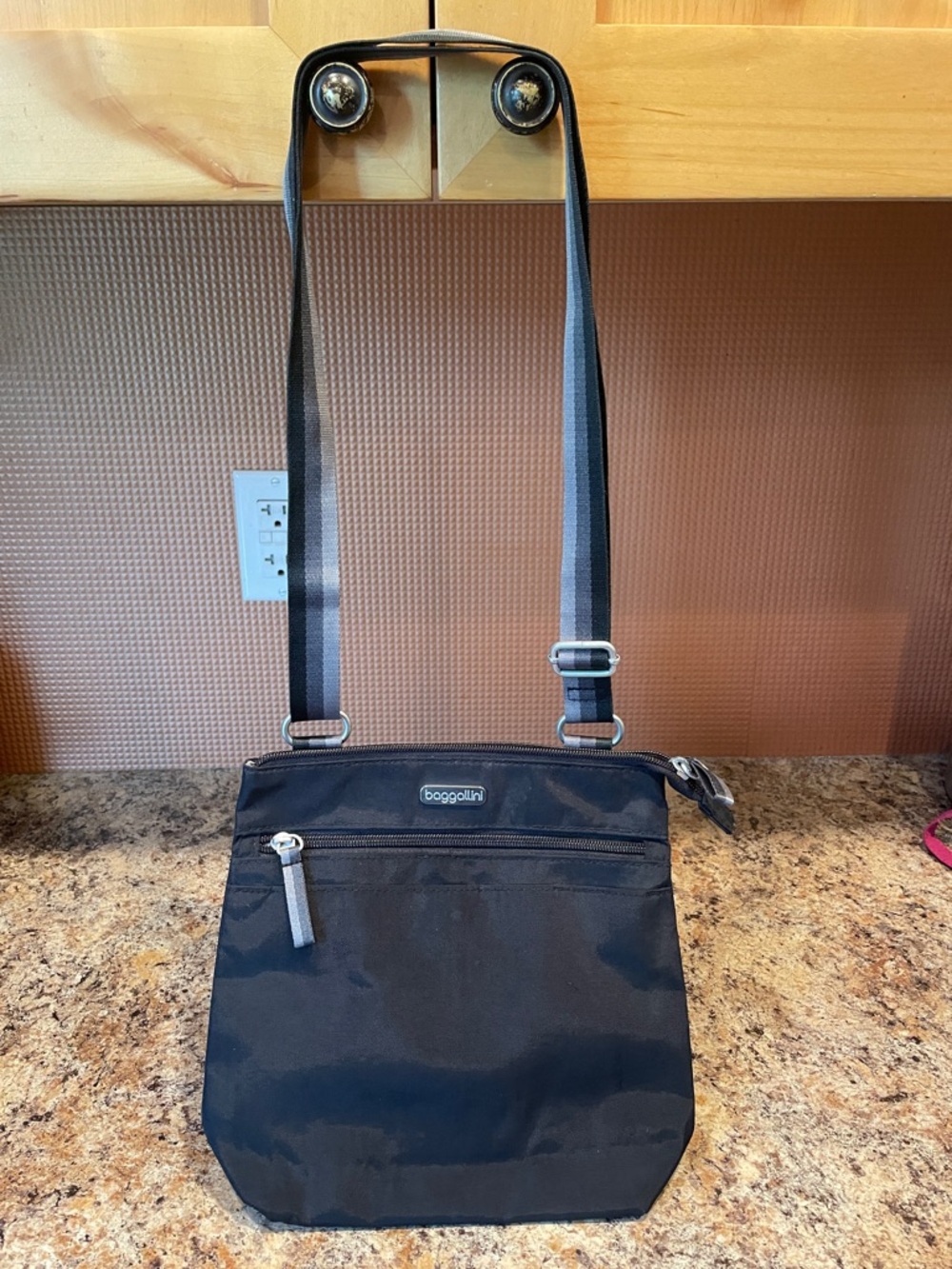 Baggallini Black Nylon Crossbody Messenger Bag